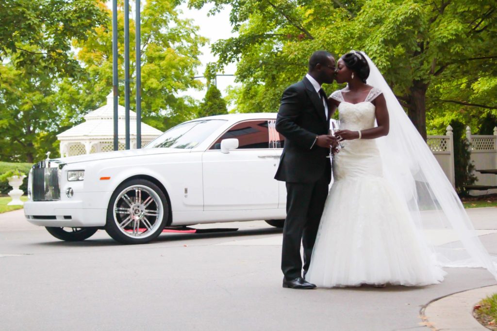 Book a stylish luxury bridal car for wedding party